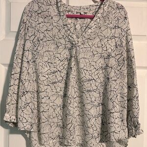 Women’s White & Navy Printed V-Neck Blouse